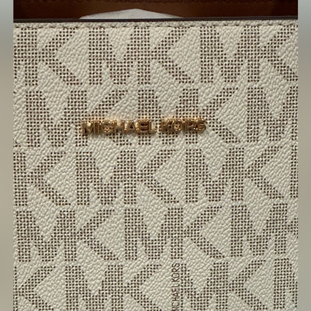 Michael Kors Savannah Large Saffiano Leather Tote NWT - Picture 10 of 11